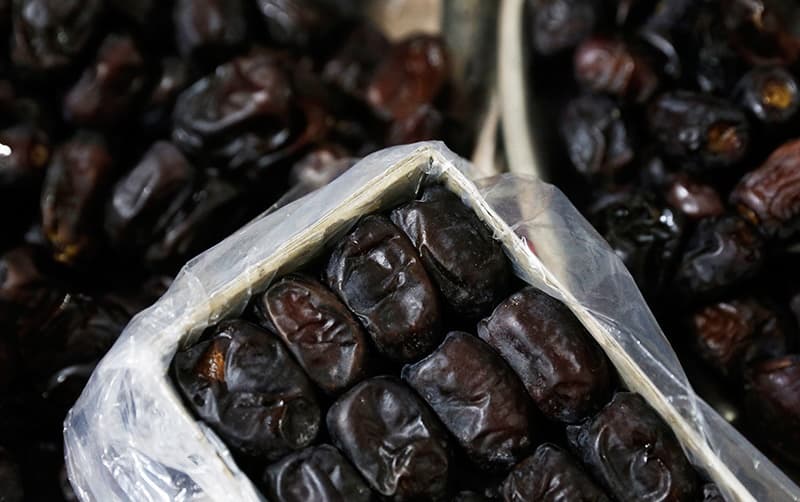 خرما مضافتی کارتونی تهیه شده از خرمای درجه ممتاز